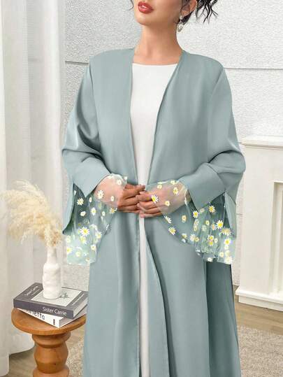 Yasmyna 女式雏菊网眼拼布喇叭袖阿拉伯长袍