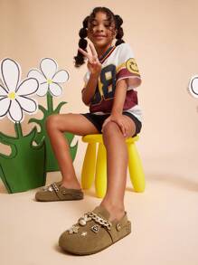 Mini mi Sandal Bakiak BS Suede Taupe dengan Aksen Emas yang Menawan - Kenyamanan Sepanjang Hari, Dari Makan Siang hingga Toko Buku - Krem - View 2