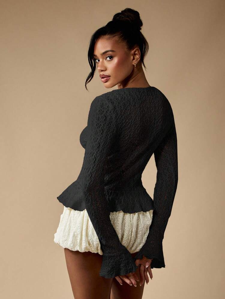 MISSGUIDED Cardigan boutonné en tricot texturé avec ourlet volant, manches longues, taille péplum. Top essentiel pour tous les jours à porter en couche pour l'automne et l'hiver