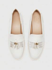 CUCCOO BIZCHIC 时尚圆头平底米色流苏金属扣乐福鞋，女士平底休闲办公鞋，女士高帮平底鞋