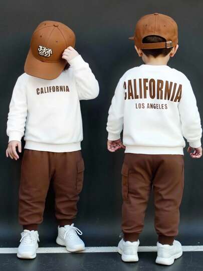 SHEIN Playful Pals 两件套男婴休闲英文图案圆领宽松T恤和松紧腰束脚裤套装，儿童服装，婴儿套装，适合秋冬季、度假、聚会、派对等场合。男婴棕色裤子加州T恤男婴套装，男婴秋季服装。