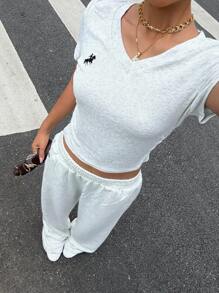 Muchica 2-Piece Gray Vintage Style Women's Knight Embroidery V-Neck Short-Sleeved T-Shirt And Pants Casual Fashion Set