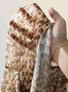 SHEIN ICON Vestido corto de mujer con tirantes finos y abertura, con estampado de leopardo