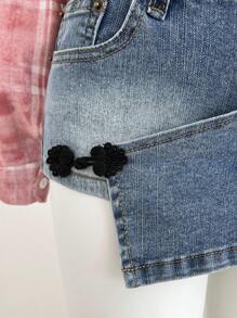 Elamini Quần short denim viền bất đối xứng có túi và nút cho nữ - Màu xanh lam - Xem 6