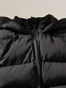 SHEIN 青少年女孩休闲舒适时尚合身短款连帽口袋绗缝黑色背心夹克 - 黑色 - 查看 9