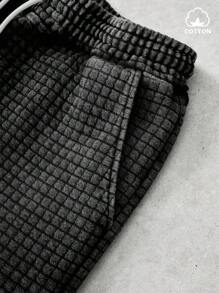 Manfinity EMRG Men's Street-Style Popular INS Matching Washed Distressed Texture Square Pattern Casual Loose Sweatpants, Boyfriend/Husband Gift, Anniversary Gift , Sweatpants For Men Great Quality , Men Cotton Sweatpants , Men Sweat Pants Drawstring , Men Waffle Knit Pants - Black - View 3