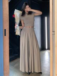DAZY 女士纯色高领T恤和半裙两件套家居服套装 - 卡其色 - 查看 6