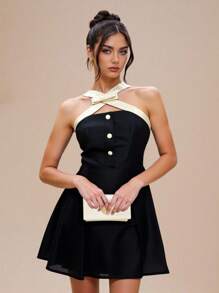 Modelyn 女士优雅水钻扣拼色修身喇叭短裙 - 黑色 - 查看 1