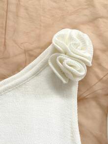 Soleia 春夏波西米亚风单肩手工 3D 花朵修身女式毛衣，适合度假、音乐节、节日约会、下午茶奶油背心玫瑰上衣可爱短款上衣奶油上衣单肩上衣 - 白色 - 查看 6