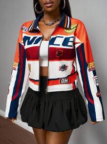 Slaydiva 2025 Nouvelle veste de moto style collège décontractée d'automne précoce style rétro. Imprimé numérique 23 logo slogan. Motif patchwork orange abricot bleu marine. Col polo, fermeture éclair métallique centrale, épaules tombantes, manches longues, coupe ample. Veste de moto femme - B