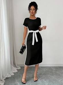 Rafferiza 圆领短袖T恤连衣裙，系腰，修身通勤连衣裙 - 黑色 - 查看 1