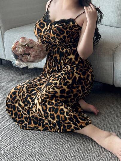 Dazy Plus Plus Size Women Contrast Lace Elastic Fitted Long Nightgown, Sexy Lingerie Leopard Print