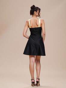 Modelyn 女士优雅水钻扣拼色修身喇叭短裙 - 黑色 - 查看 4