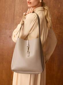 MOTF PREMIUM PU 皮革搭扣单肩包 - Volcanic Gray - 查看 5