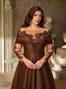 Aureia 大码优雅华丽的咖啡棕色奢华蕾丝贴花透视长袖单肩弹力缎面宽松单摆连衣裙，适合婚礼、单身派对、节日舞会、婚礼晚宴等场合（重工款）、情人节。 - 咖啡棕 - 查看 6