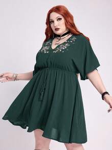 ROMWE Plus Size Gothic Hippie Vacation Style Black Star & Moon Plant Snake Skin Embroidery Dress - Dark Green - View 6