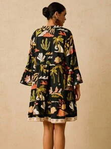 Travachic 大码女式黑色热带植物印花连衣裙，衬衫式V领中袖宽松连衣裙，沙滩短裙 - 黑色 - 查看 3