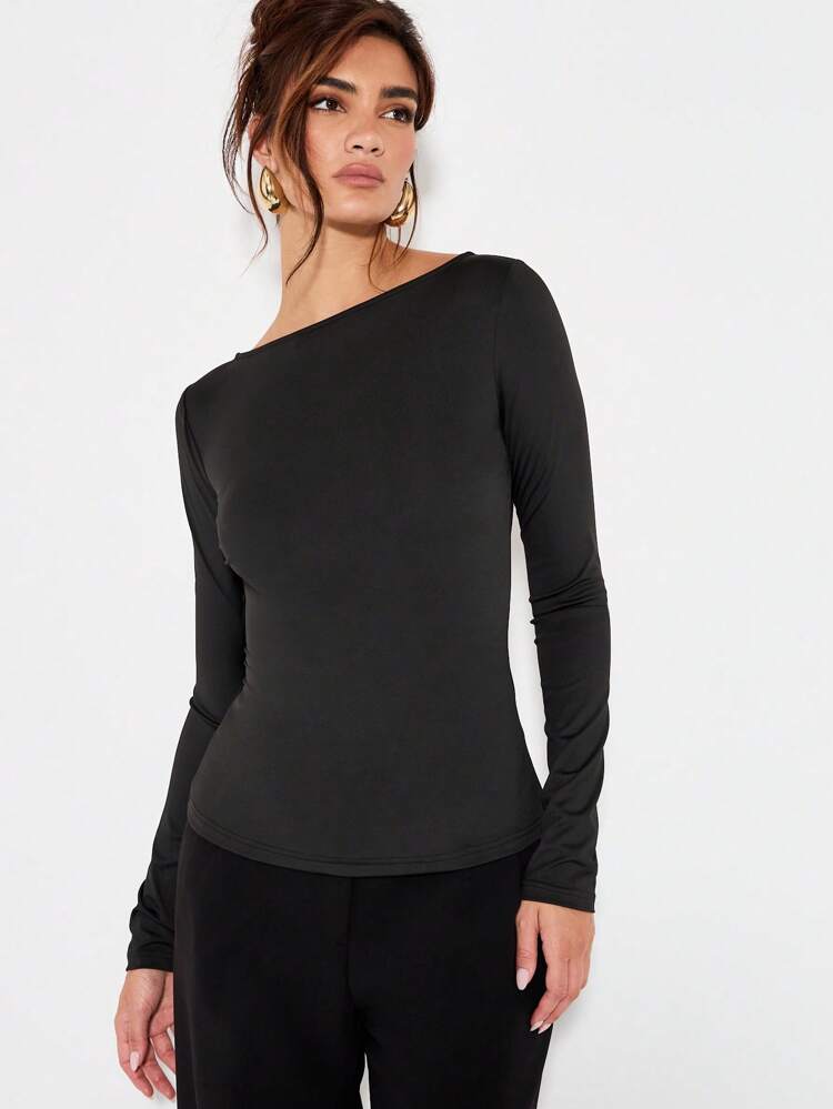 KIZN Long Sleeve Backless Top With Snake Chain Detail