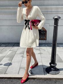 Chiquease Robe courte décontractée et élégante pour femmes, col V profond, texture nouée, manches longues. Vêtement d'automne pour femmes