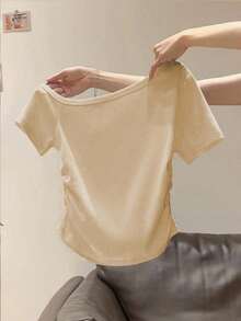 INAWLY 女式夏季新款性感不对称领口蝴蝶结刺绣荷叶边修身露肩T恤 - 卡其色 - 查看 4