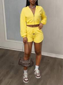 Slaydiva 2025夏季秋冬新款休闲宽松黄色连帽短开衫长袖毛衣+高腰标签短裤女两件套，适合日常旅行、购物、返校、毕业、早午餐装、机场装、朋友聚会、运动休闲装-A
