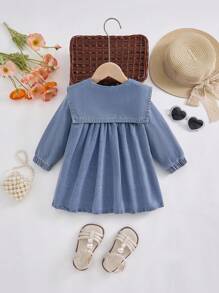 SHEIN 女宝宝牛仔连衣裙，彼得潘领设计+可爱兔子刺绣，浅蓝色长袖休闲连衣裙，简约时尚学院风，适合春秋季，常规版型 - 淺色水洗藍 - 查看 2