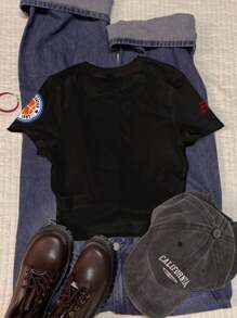 SHEIN 少女 R 黑色和红色篮球图案紧身短袖 T 恤，修身版型，运动，健身，小麦肤色，啦啦队，啦啦队队长，少女之选系列，日常基本款，快乐的少女，柔和的色彩，骑行风格，家庭旅行，快乐的日子，我爱妈妈，我爱爸爸，可爱的家，酷酷的少女，少女 - 彩色 - 查看 2