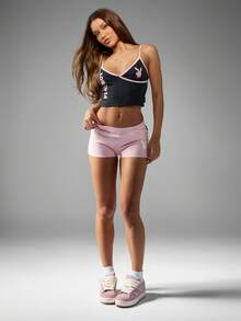 Missguided x Playboy 兔子吊带背心短款上衣，粉色饰边 V 领无袖夏季节日 Y2K 时尚