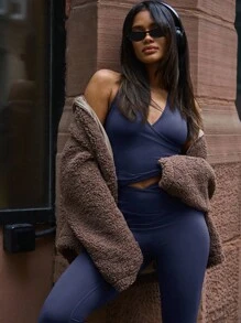 MISSGUIDED 高性能运动背心，前领口包裹，压缩支撑，瑜伽运动服，交叉后背设计，健身上衣，适合锻炼训练 - Dark Blue - 查看 6