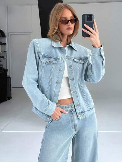 AiiRZ Women Oversized Denim Trucker Jacket Light Blue Wash Shoulder Padded Y2K Fashion Vintage Street Style Casual Everyday Wear Spring Fall Outerwear Classic Retro