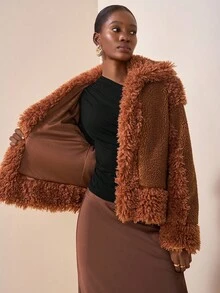 Zivah Nuevo lanzamiento de otoño 2025, adecuado para fiesta de cumpleaños, estilo escolar, uso diario, casual, vacaciones, viajes en crucero, playa, tomar el sol, viral, estilo callejero, estilo de motocicleta, club, chaqueta de mujer de otoño/invierno con cuello de piel, cárdigan tubular de parches de piel, puños de piel, tela de piel rojiza - Marrón - Ver 10