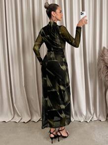 Lavishia Váy ôm dài tay cổ lọ họa tiết trừu tượng màu đen và cà phê dành cho nữ - xanh quân đội - Xem 2