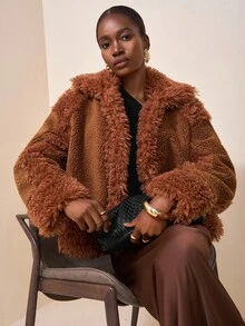 Zivah Nuevo lanzamiento de otoño 2025, adecuado para fiesta de cumpleaños, estilo escolar, uso diario, casual, vacaciones, viajes en crucero, playa, tomar el sol, viral, estilo callejero, estilo de motocicleta, club, chaqueta de mujer de otoño/invierno con cuello de piel, cárdigan tubular de parches de piel, puños de piel, tela de piel rojiza - Marrón - Ver 2