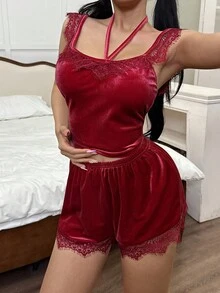 SHEIN 蕾丝拼布天鹅绒吊带背心和短裤睡衣套装 - 酒紅色 - 查看 5