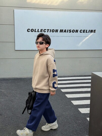 SHEIN Little Byeori 男童休闲韩版宽松字母印花连帽衫和松紧腰裤套装，适合秋冬季节、户外活动、上学、街头风、派对和休闲场合，冬季套装，冬季服装，秋季穿搭，秋季服装，儿童服装，青少年男童连帽衫，男童上下装连帽衫，男童秋冬休闲两件套