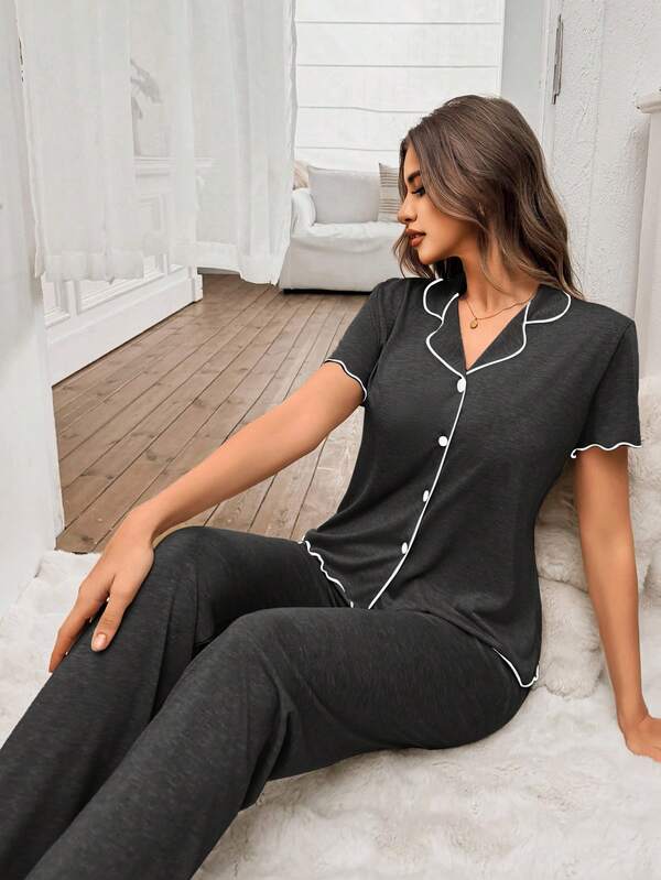 SHEIN Lässiger, locker sitzender, Oversized, weicher, fließender, leichter Sommer-Strick-Jumpsuit für Frauen mit dunkelgrauem Rüschensaum und Kurzarm