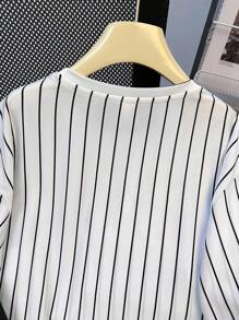 SHEIN 青少年男孩休闲、舒适、时尚、百搭、可爱、柔软条纹短袖 T 恤和短裤套装，适合日常穿着、上学、郊游、运动、度假和派对 - 黑色 - 查看 5
