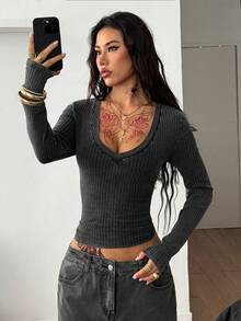 Coolane Women's Y2K Streetwear Tree Branch Pattern Bustier V-Neck T-Shirt,Fall Tops - Black - View 4