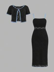 SHEIN MOD 2 Peças Conjunto de Vestido Elegante e Sexy Plus Size - Cardigã com Textura de Renda Preta e Recortes de Fita de Cetim Azul e Vestido - Preto - Visão 1