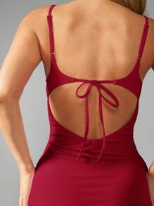 MISSGUIDED Đầm ngắn thời thượng có quần short bên trong, thích hợp cho tiệc tối, đi club, đi chơi đêm, dây mảnh, hở lưng, chi tiết buộc dây, xẻ tà bên hông, ôm sát cơ thể. - Màu Đỏ Sâu - Xem 4