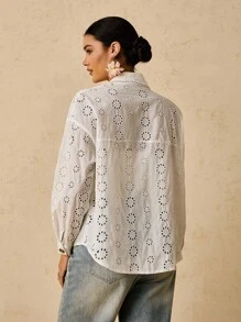 SHEIN VCAY 大码女式白色镂空刺绣口袋长袖休闲衬衫，适合秋季外出和日常穿着 - 白色 - 查看 2