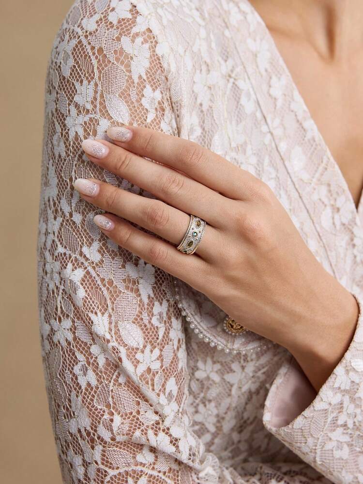 18K GOLD TEXTURED INLAID GEMSTONE RING