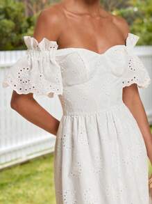 KARISMINA 女式休闲甜心领露肩荷叶边修身腰部荷叶边下摆纹理面料连衣裙，度假风格 - 白色 - 查看 1