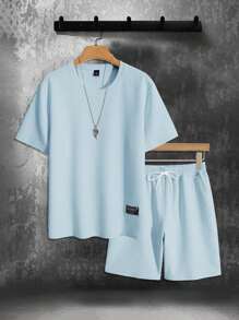 Manfinity Homme Herren Einfarbige einfache Rundhalsausschnitt Kurzarm T-Shirt und Shorts Set