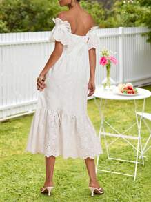 KARISMINA 女式休闲甜心领露肩荷叶边修身腰部荷叶边下摆纹理面料连衣裙，度假风格 - 白色 - 查看 2