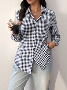 SHEIN EZwear قميص أبيض أحادي الصدر بأكمام طويلة مطبوع بنمط مربعات أسود وأبيض، مناسب للنساء ذوات الحجم الكبير بطراز كلية، مناسب للربيع والصيف والخريف والشتاء - أبيض وأسود - مشاهدة 3