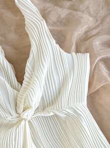 SHEIN Tween Girl Casual Minimalist Comfortable Halter Tie Bow Backless Tank Top - Green - View 5