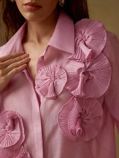 MOTF PREMIUM 褶饰立体花朵细节纯色衬衫