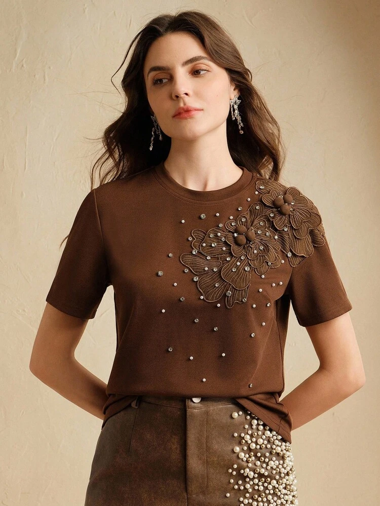 Elegant Round Neck Short Sleeve 3D Floral Applique Women T-Shirt