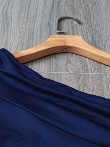 Airaco Bộ 2 món áo cổ lệch màu trơn thời trang nữ và quần short - Màu xanh lam - Xem 5